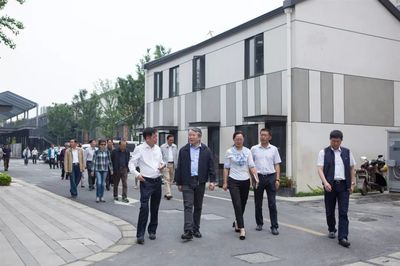 见证从乡间小道到文创街区,上海政协之友社第九学习组赴颛桥光华创意街区参观考察